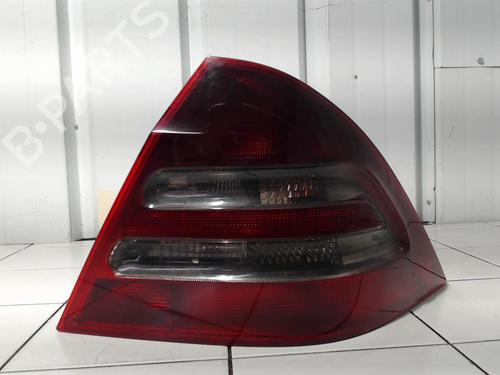 Feu arrière droit MERCEDES-BENZ C-CLASS (W203) C 270 CDI (203.016) (170 hp) 31189706