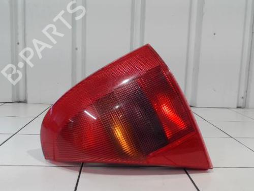 Højre baglygte RENAULT CLIO II (BB_, CB_) 1.6 16V (BB01, BB0H, BB0T, BB14, BB1D, BB1R, BB2KL, BB3G... (107 hp) 25639379