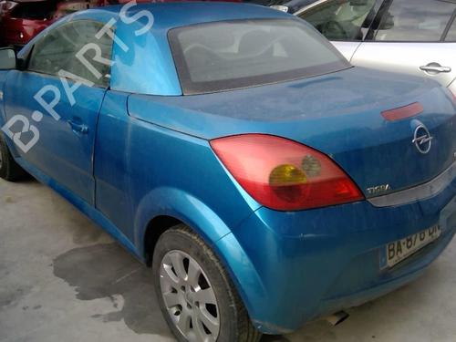 Left front fenders OPEL TIGRA TwinTop (X04) 1.3 CDTI (R97) | BP25630338C41 