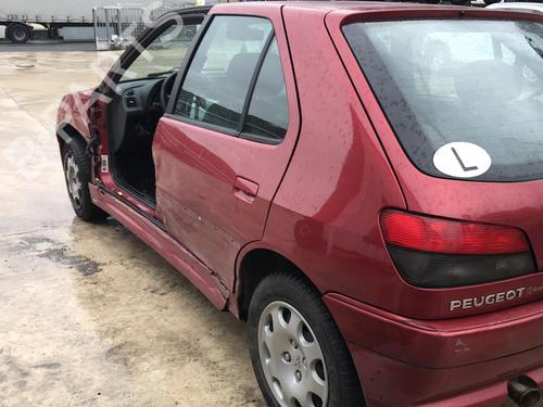 Right taillight PEUGEOT 306 Hatchback (7A, 7C, N3, N5) 1.4 | BP25639486C35 