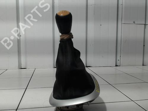 Pommeau de levier de vitesses NISSAN JUKE (F15) 1.5 dCi (110 hp) 30751479