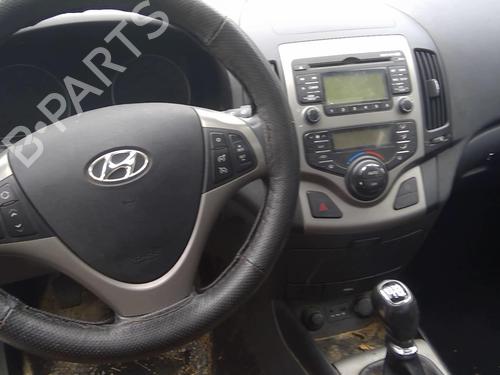 Starter HYUNDAI i30 (FD) 1.6 CRDi | BP25631200M8  - Image 16