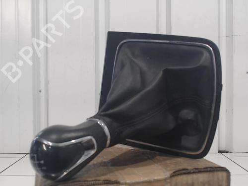 Used Shift knob Shift knob SEAT LEON (5F1) 1.6 TDI (105 hp) 25639100 25639100