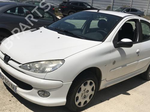 Right headlight PEUGEOT 206 Hatchback (2A/C) 1.4 HDi eco 70 | BP27518836C29 
