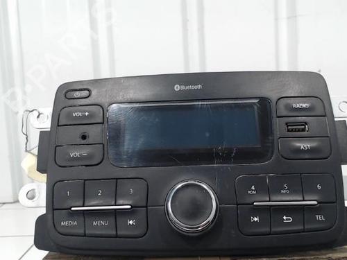 Used Radio DACIA SANDERO II TCe 90 (B8M1, B8MA, B8AC) (90 hp) 25650111