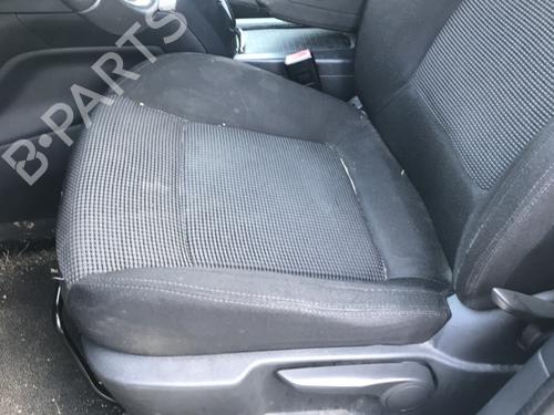 Right taillight PEUGEOT 5008 (0U_, 0E_) 1.6 HDi | BP26601429C35 