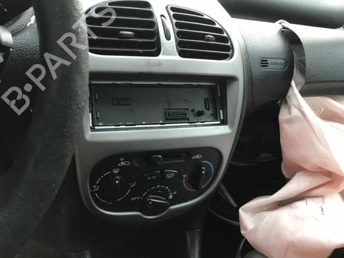 Ruitenwissermotor achter PEUGEOT 206 Hatchback (2A/C) 1.4 i | BP28421659M102