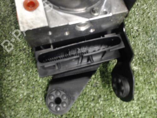 Used ABS pump RENAULT SCÉNIC II (JM0/1_) 1.9 dCi (JM0G, JM12, JM1G, JM2C) (120 hp) 25635202