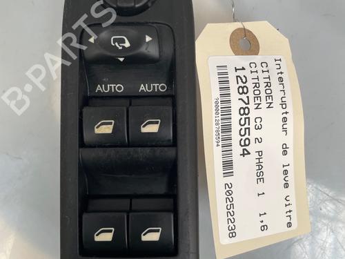 Kombi Kontakt / Stilkkontakt Kombi Kontakt / Stilkkontakt 39086907 39086907