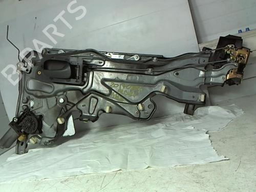 Rudehejsemekanisme Højre bagtil RENAULT LAGUNA I (B56_, 556_) 1.6 16V (B568, B561) (107 hp) 25649321