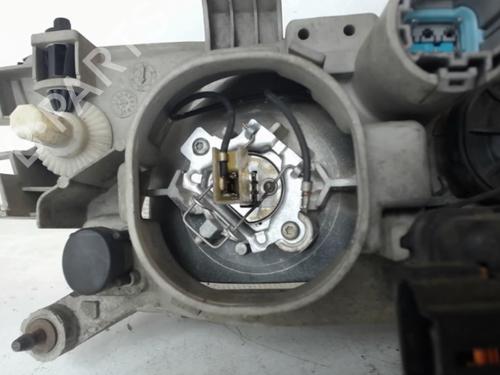 Used Left headlight NISSAN PRIMERA Hatchback (P11) 1.6 16V (99 hp) 25651150