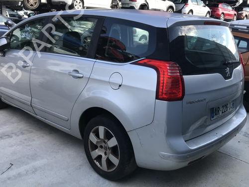 Right taillight PEUGEOT 5008 (0U_, 0E_) 1.6 HDi | BP26601429C35 