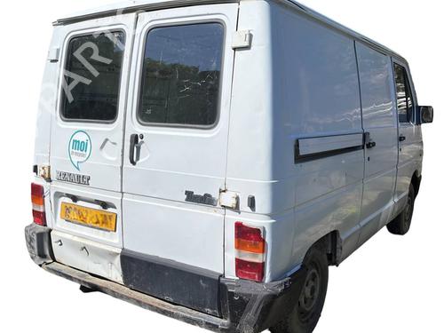 Brugte RENAULT TRAFIC Van (T_, P_, V_) 2.1 D 4413169