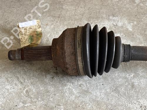 Used Right front driveshaft Right front driveshaft RENAULT TRAFIC II Bus (JL) 1.9 dCI 100 (JL0C, JL0K) (101 hp) 40529931 40529931