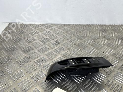 Used Left front window switch Left front window switch CITROËN C3 III (SX) 1.6 BlueHDi 75 (75 hp) 25656860 25656860