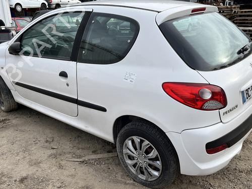 Right taillight PEUGEOT 206+ (2L_, 2M_) 1.4 i | BP26153622C35 