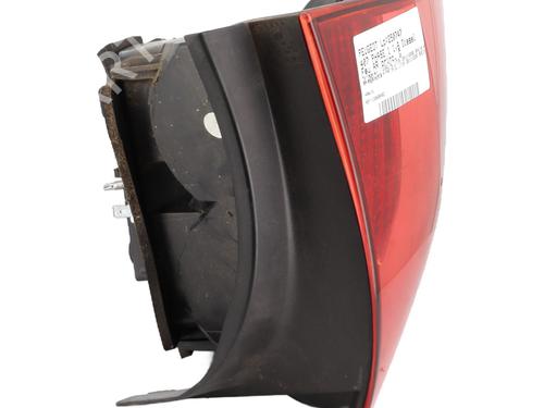 Left taillight PEUGEOT 407 (6D_) 1.6 HDi 110 (6D9HZC, 6D9HYC) | BP32108874C34