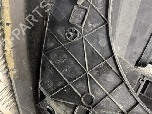 right-headlight-audi-a4-b6-8e2-2000-2001-2002-2003-2004-2005-25658445 main image