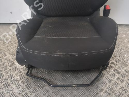 Used Right front seat Right front seat PEUGEOT 208 I (CA_, CC_) 1.6 HDi / BlueHDi 75 (75 hp) 25658107 25658107