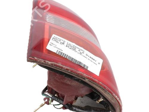 Used Right taillight Right taillight TOYOTA RAV 4 II (_A2_) 2.0 D 4WD (CLA20_, CLA21_, CLA20R, CLA21R) (116 hp) 36300442 36300442