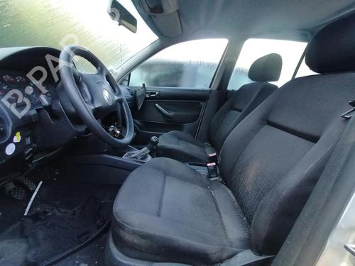Faro izquierdo VW GOLF IV (1J1) 1.9 SDI | BP25657678C28 