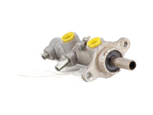 Used Brake master cylinder ISUZU D-MAX I (TFR, TFS) 2.5 DiTD 4x4 (TFS86_) (136 hp) 29847998