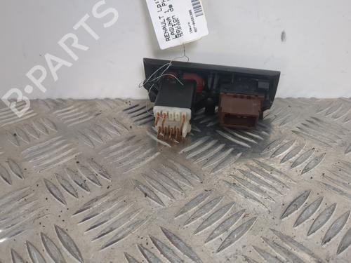 Used Warning switch Warning switch RENAULT LAGUNA I (B56_, 556_) 2.0 (B56C/H/N) (113 hp) 25658261 25658261
