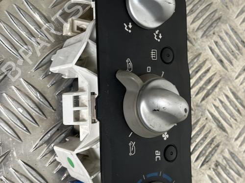 Used Climate control Climate control RENAULT TWINGO II (CN0_) 1.5 dCi (CN0E) (64 hp) 25655529 25655529