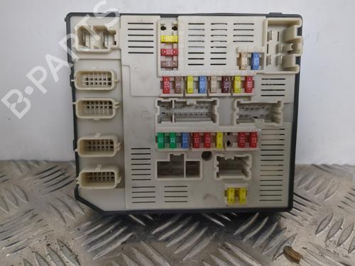 Used Fuse box RENAULT MEGANE III Hatchback (BZ0/1_, B3_) 1.9 dCi (BZ0N, BZ0J) (131 hp) 25660002