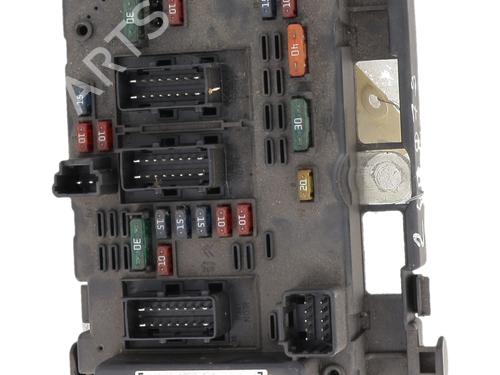 fuse-box-peugeot-307-cc-3b-2003-2004-2005-2006-2007-2008-2009-25656916 main image
