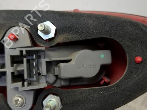 Achterlicht links ALFA ROMEO 147 (937_) 1.9 JTDM 8V (937.AXD1A, 937.AXU1A, 937.BXU1A) (120 hp) 25659268