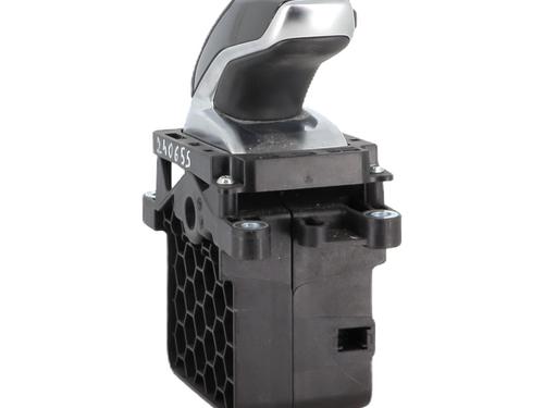 Used Gear lever PEUGEOT 3008 II SUV (MC_, MR_, MJ_, M4_) 1.5 BlueHDi 130 (131 hp) 28212617