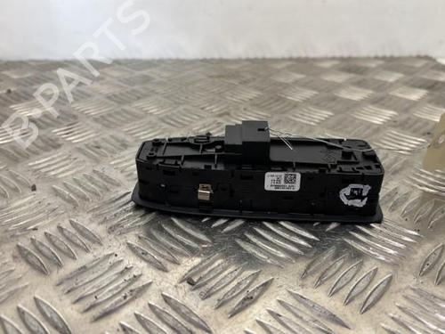 Used Left front window switch RENAULT CLIO V (B7_) 1.0 TCe 90 (B7MT) (91 hp) 25655447