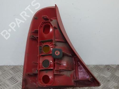 Używane Lampa tylna prawa RENAULT CLIO II (BB_, CB_) 1.2 (BB0A, BB0F, BB10, BB1K, BB28, BB2D, BB2H, CB0A,... (58 hp) 25655673