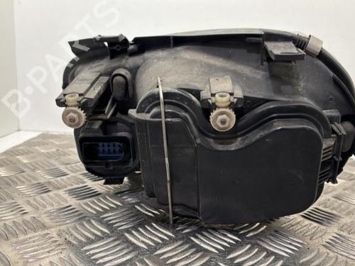 Right headlight VW GOLF IV (1J1) 1.9 SDI | BP25658731C29 