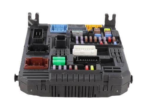 Used Fuse box Fuse box PEUGEOT 3008 II SUV (MC_, MR_, MJ_, M4_) 1.2 THP/ PureTech 130 (MRHNSM, MRHNSU, MRHNSJ, MRHNYW,... (131 hp) 28283338 28283338