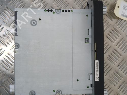 Used Radio VW POLO V (6R1, 6C1) 1.6 TDI (90 hp) 25655873