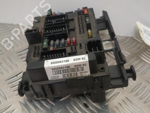 Used Fuse box PEUGEOT 206 Hatchback (2A/C) 1.4 i (75 hp) 25659081
