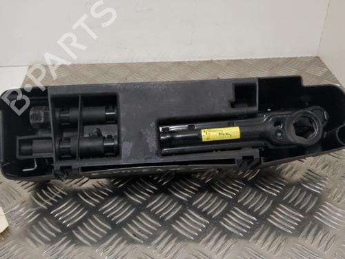 Used Jack Kit RENAULT ESPACE IV (JK0/1_) 2.2 dCi (JK0H) (150 hp) 25657781