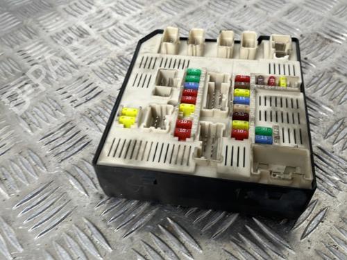 Fuse box RENAULT MEGANE III Hatchback (BZ0/1_, B3_) 1.5 dCi (BZ09, BZ0D, BZ1W, BZ29, BZ14) | BP25660195E1 