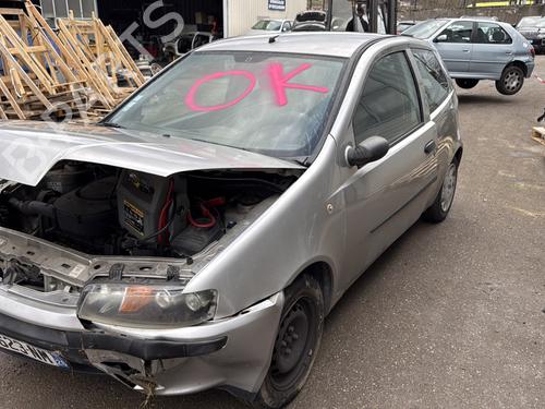 Brugte FIAT PUNTO (188_) 1.2 60 (188.030, .050, .130, .150, .230, .250) 4937178