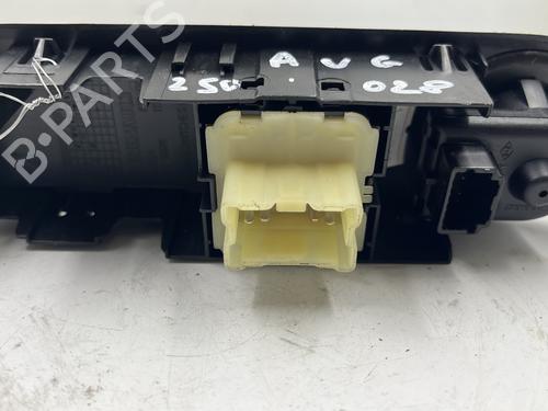 Used Left front window switch Left front window switch RENAULT CLIO IV Grandtour (KH_) 1.5 dCi 90 (KHN3, KHN4) (90 hp) 25656162 25656162