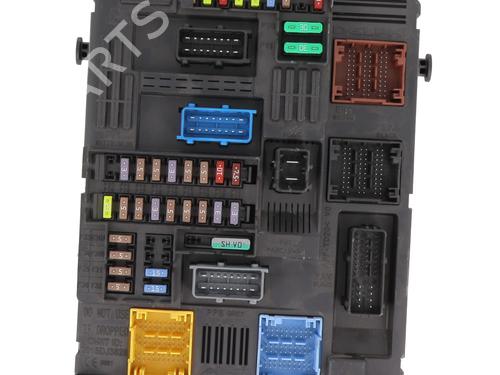 Fuse box PEUGEOT 3008 II SUV (MC_, MR_, MJ_, M4_) 1.2 THP/ PureTech 130 (MRHNSM, MRHNSU, MRHNSJ, MRHNYW,... | BP28193873E1