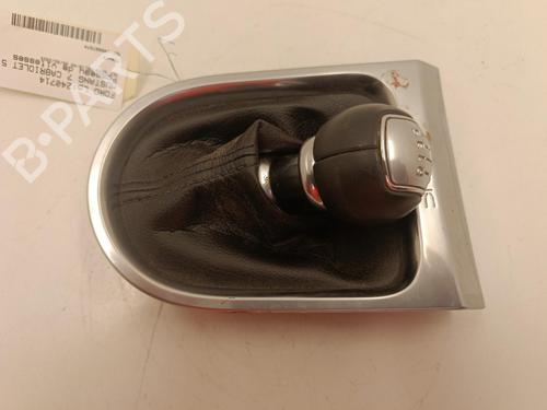 shift-knob-ford-usa-mustang-convertible-2014-25659730 main image