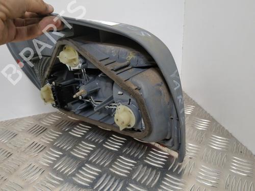 Høyre baklys TOYOTA YARIS (_P1_) 1.0 (SCP10_, SCP10R) (65 hp) 25656013