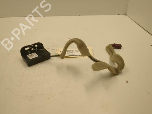 Used Antenna/Base RENAULT CLIO V (B7_) 1.0 SCe 65 (B7MG) (67 hp) 25654701