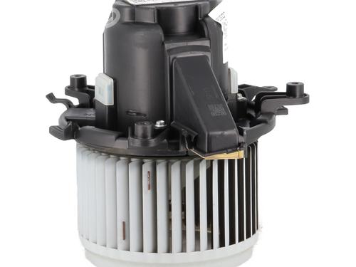 Used Heater blower motor Heater blower motor PEUGEOT 3008 II SUV (MC_, MR_, MJ_, M4_) 1.5 BlueHDi 130 (131 hp) 28212618 28212618