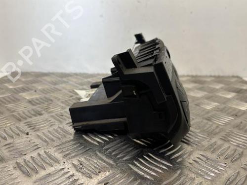 climate-control-toyota-rav-4-ii-_a2_-2000-2001-2002-2003-2004-2005-25657024 main image