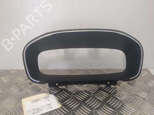 andre-renault-megane-iv-hatchback-b9amn_-2015-25658552 main image