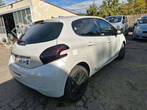 Radio PEUGEOT 208 I (CA_, CC_) 1.2 VTI 82 | BP28218167E6 
